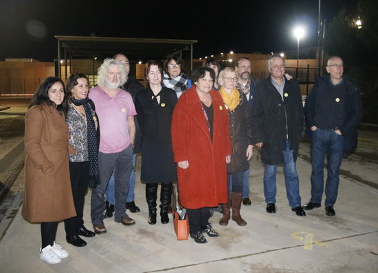 MEPs outside the Lledoners prison where Oriol Junqueras is detained (by Laura Busquets)